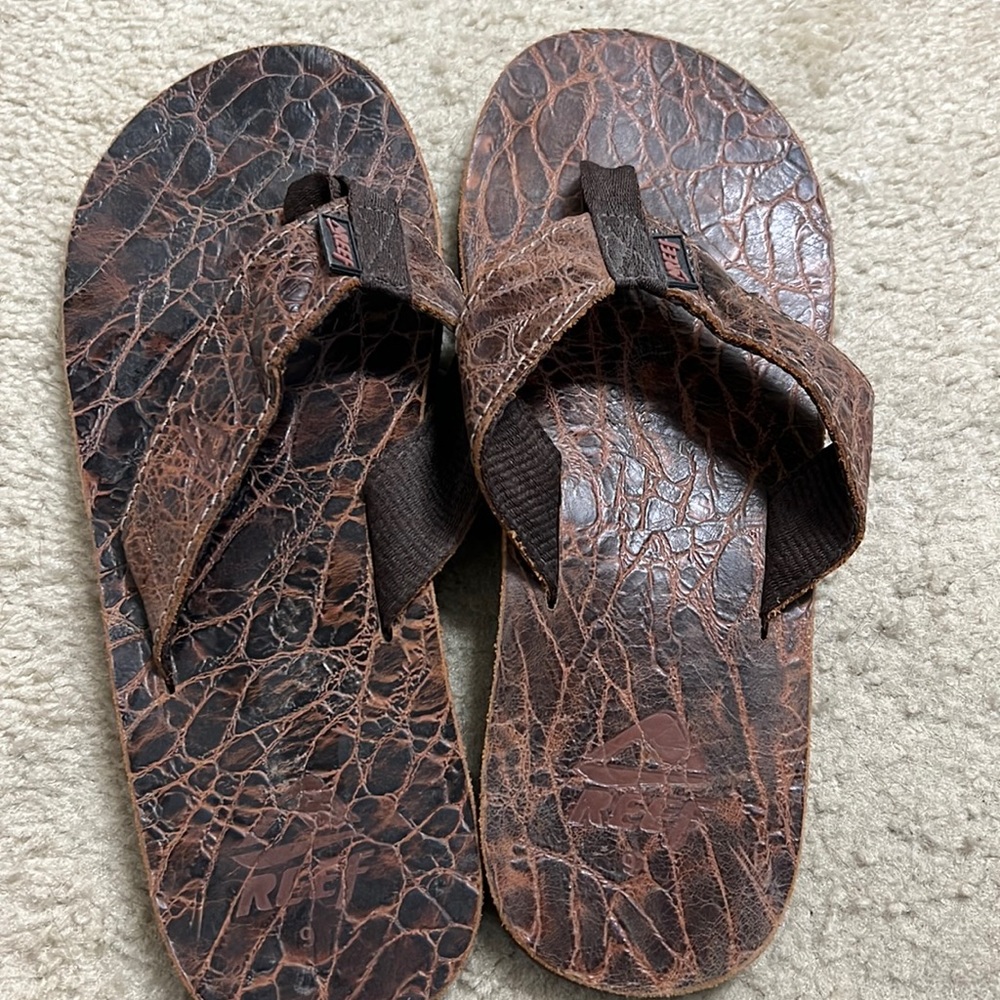 Mens flip flops